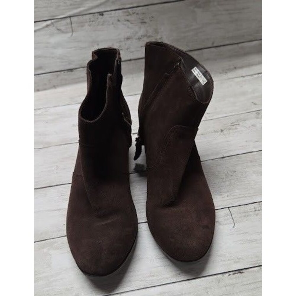 Crocs Leigh Synthetic Suede Wedge Booties Womens Size 9 Brown Ankle Boots 203418